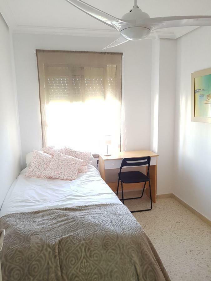Luminoso Y Amplio Apartamento Sevilla Buitenkant foto